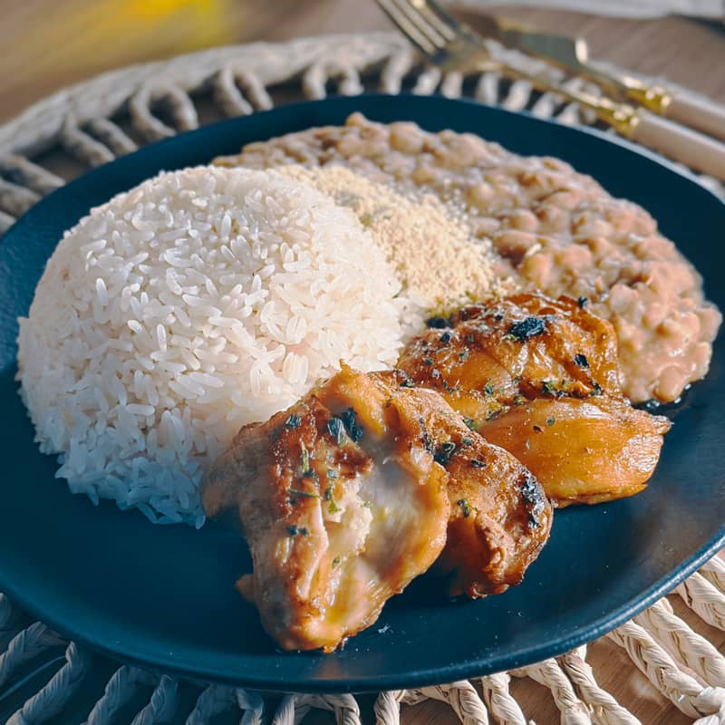 [novo] frango assado com arroz e feijão